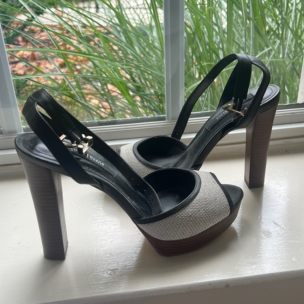 Women’s 7M White House Black Market Celina heels